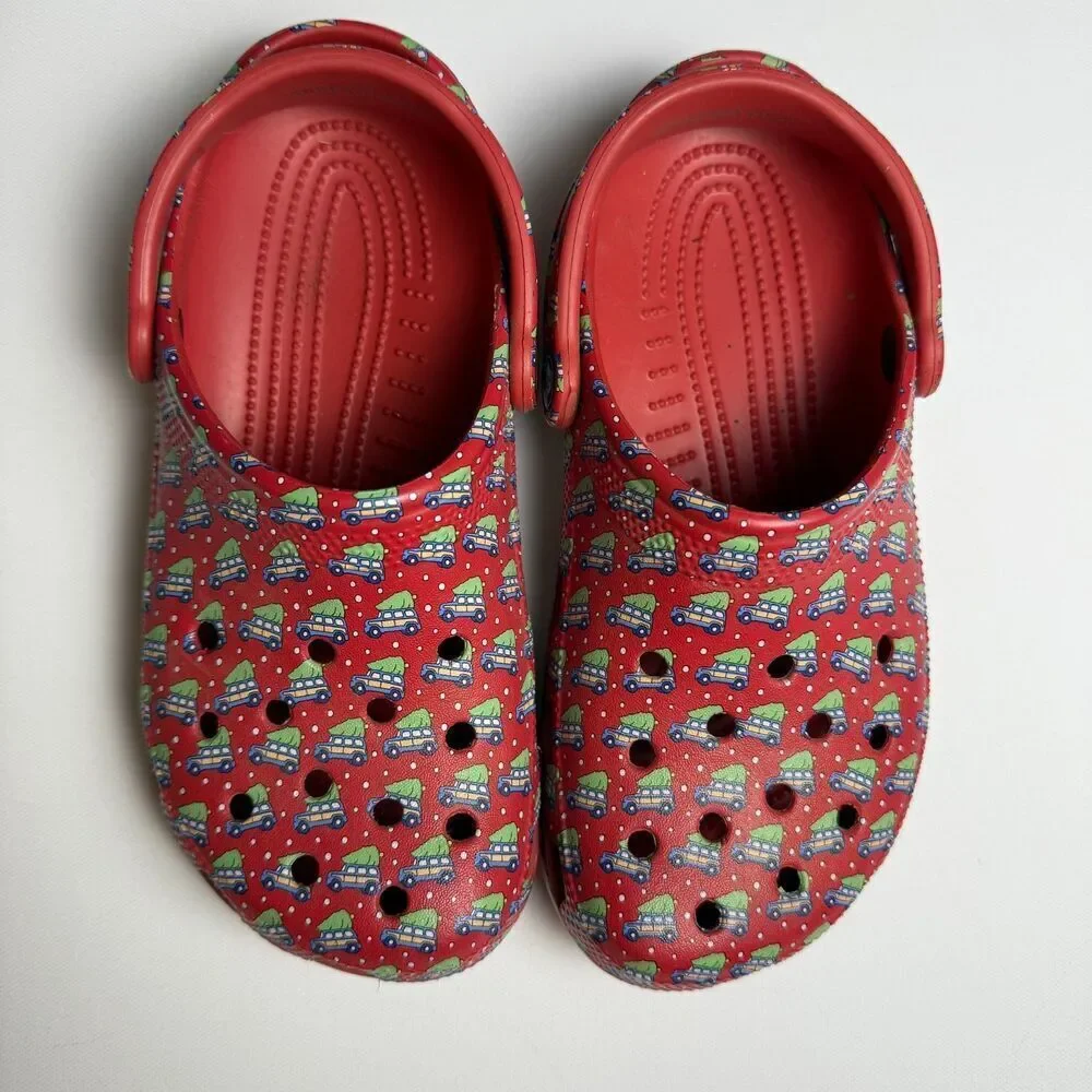 CROCS vinyard vines